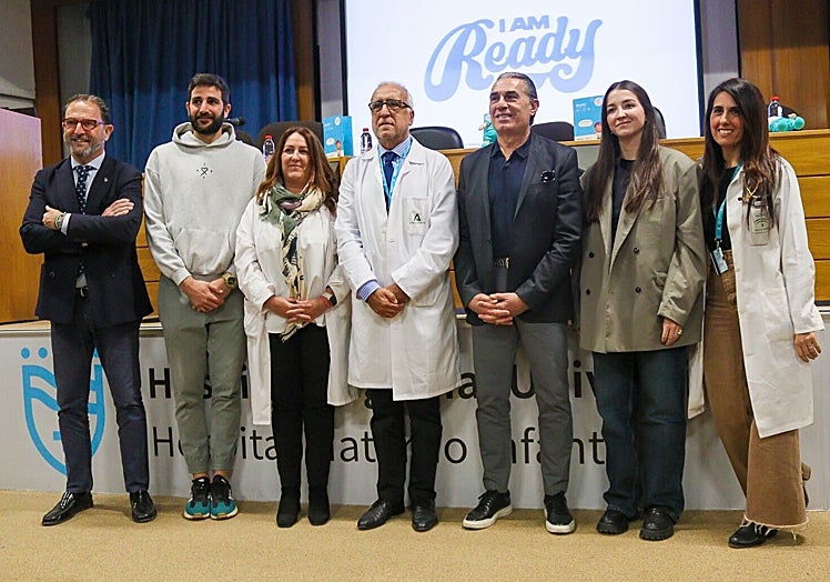 Ricky Rubio y Sergio Scariolo, en el Hospital Materno Infantil de Málaga.